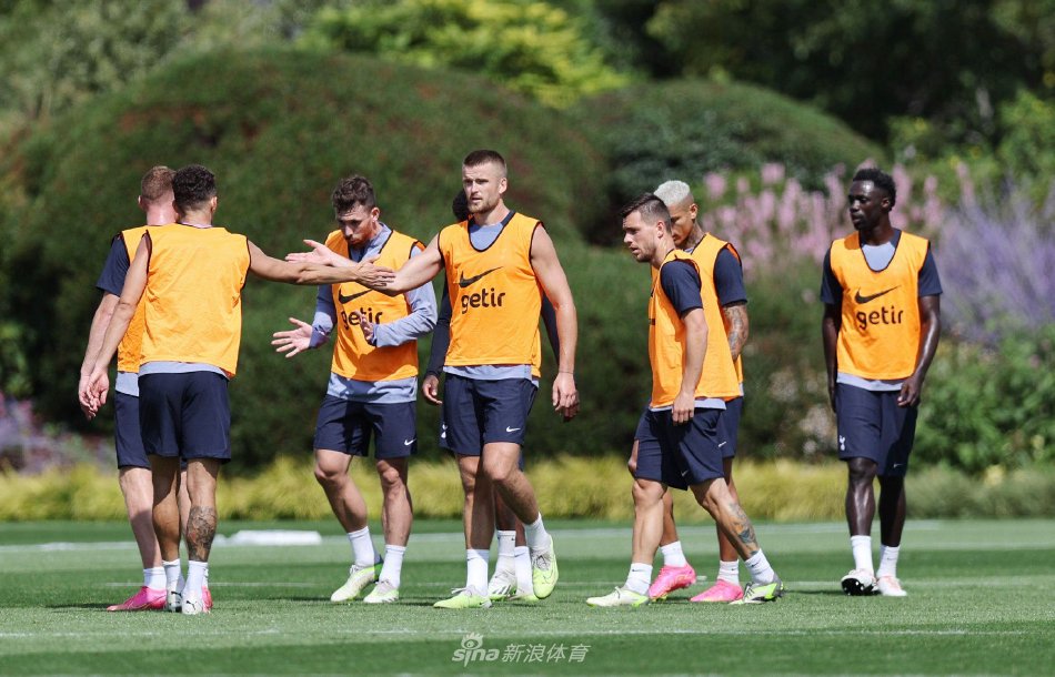 依旧是进攻 依旧是进攻