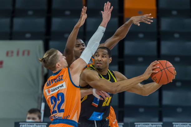 事持续升温 事持续升温